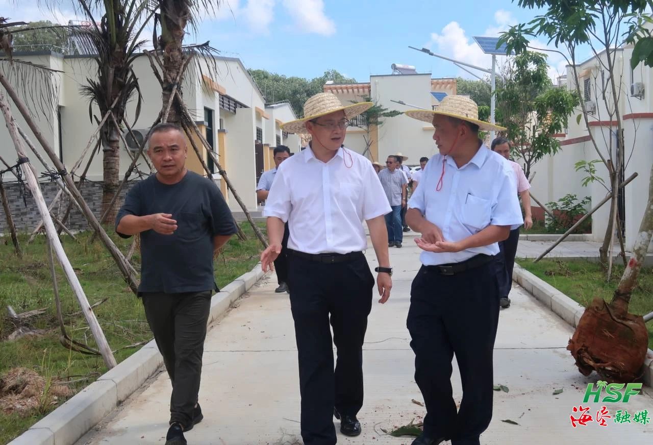 艾轶伦一行人在天角潭水利枢纽工程垦区移民安置点(西联农场南园小区)走访调研 艾轶伦一行人在天角潭水利枢纽工程垦区移民安置点(西联农场南园小区)走访调研